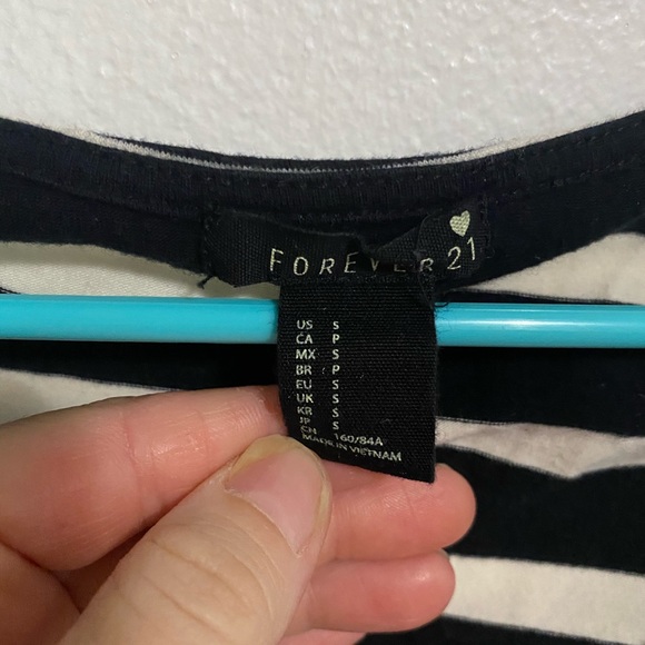 Forever 21 crop top - Picture 2 of 3